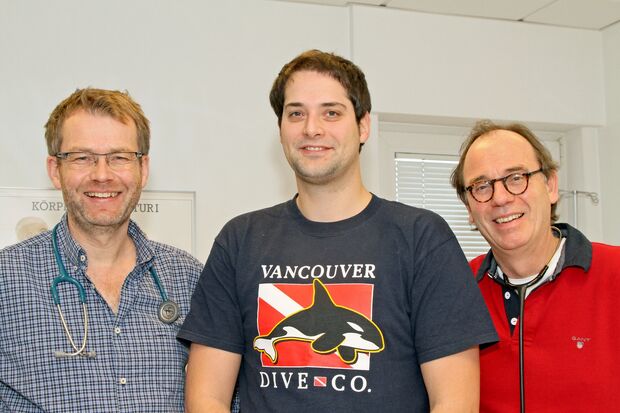 Dr. med. Elmar Calles, Thorben Hansen und Dr. med. Ulrich Weber (von links) FOTO: ANDREAS DUNKER