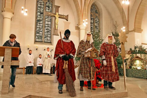 Katholische Messe am Dreikönigstag mit Sternsingern in Echthausen FOTO: ANDREAS DUNKER