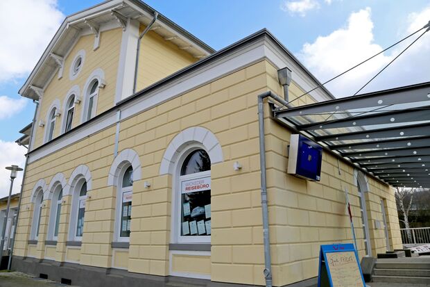 Das "Wickede Reisebüro" im historischen Bahnhofsgebäude der Gemeindewerke Wickede (Ruhr) ARCHIVFOTO: ANDREAS DUNKER