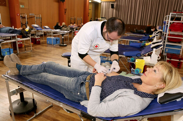 Blutspende beim Roten Kreuz im Bürgerhaus in Wickede ARCHIVFOTO: ANDREAS DUNKER