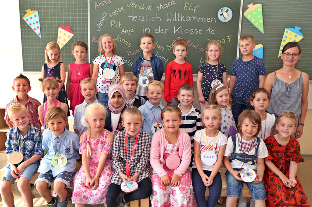 Die Klasse 1a der Engelhard-Grundschule mit Klassenlehrerin Judith Müller FOTO: ANDREAS DUNKER