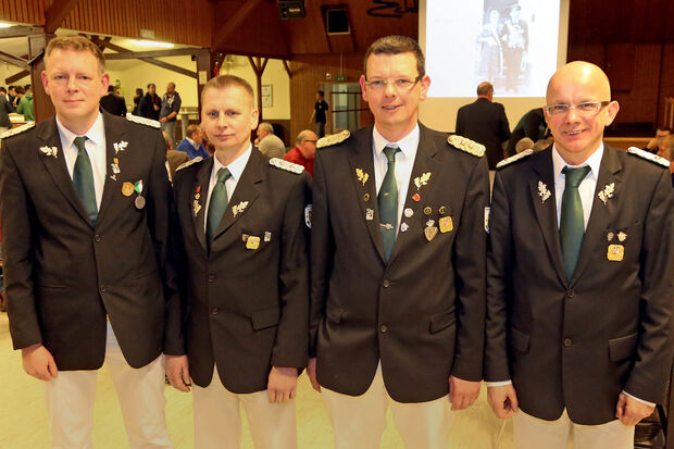 Der geschäftsführende Vorstand der Schützenbruderschaft St. Vinzentius Echthausen im Jubiläumsjahr (von links): Thorsten Donner (Schriftführer), Andreas Schacke (Hauptmann), Stefan Reszel (Oberst) und Robert Hagelschuer (Kassierer) ARCHIVFOTO: ANDREAS DUNKER      