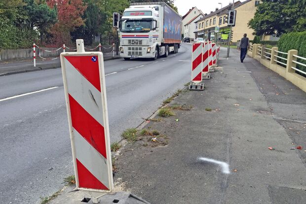 Die Hauptstraße vor der Sicherung des Schulweges ARCHIVFOTO: ANDREAS DUNKER