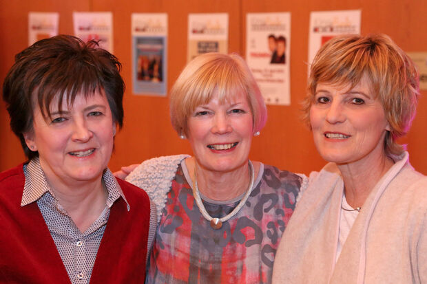 Die Organisatorinnen des "Kinos mit Flair" (von links): Susanne Modler von der Gemeinde Wickede (Ruhr), Heidi Bertels von der Volkshochschule und Gabi Fehling von der Kolpingfamilie. ARCHIVFOTO: ANDREAS DUNKER