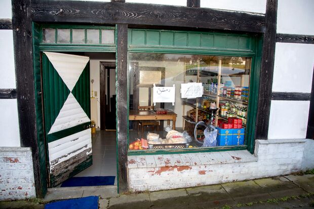 Schaufenster des neuen Einzelhandelsgeschäftes "Damaskus" in Wimbern FOTO: ANDREAS DUNKER