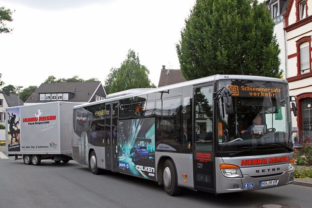 Busse pendeln noch bis Mitte August 2016 im Schienenersatzverkehr von Wickede bis nach Neheim Hüsten. FOTO: ANDREAS DUNKER