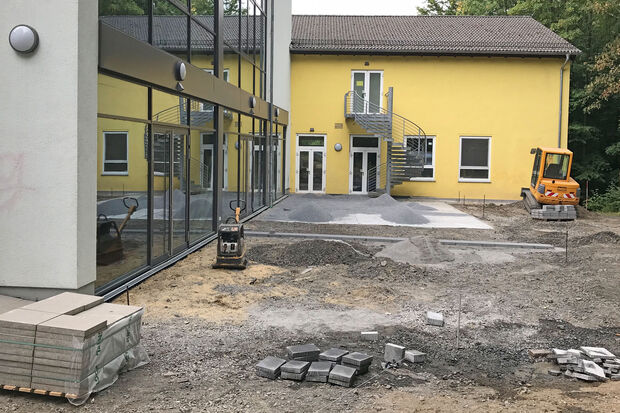 Bau der neuen Terrasse an der Mensa – inzwischen sind Arbeiten abgeschlossen FOTO: ANDREAS DUNKER