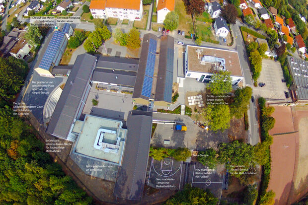 Gebäudekomplex und Außengelände der Sekundarschule Wickede (Ruhr) aus der Vogelperspektive FOTO: PRIVAT