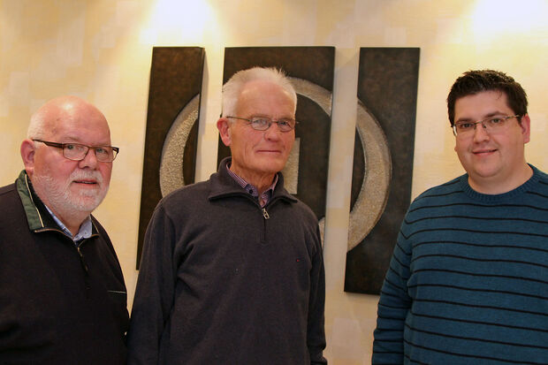 Der Vorstand der Siedlergemeinschaft Echthausen (von links): Kassierer Heinz Koerdt, Vorsitzender Günter Randelhoff und Schriftführer Andreas Baum FOTO: ANDREAS DUNKER