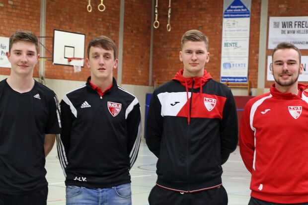Das Organisationsteam des Fußball-Jux-Turnieres (von links): Jonas Koch, Juan-Luca Verletis, Rico Schneider und Matthias Schröder FOTO: ANDREAS DUNKER