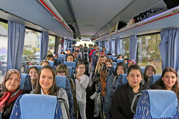 Blick in den Bus bei der Abfahrt in Wickede FOTO: ANDREAS DUNKER