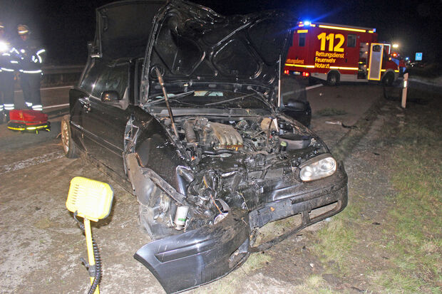 Ein beteiligtes Unfallfahrzeug FOTO: POLIZEI