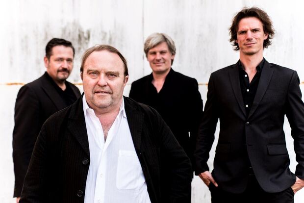 Das Musik-Quartett mit Tatort-Schauspieler Gustav Peter Wöhler FOTO: PR