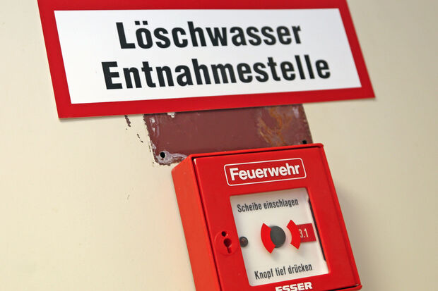Ein Druckknopfmelder in der Massenunterkunft für Flüchtlinge in Wimbern ARCHIVFOTO: ANDREAS DUNKER