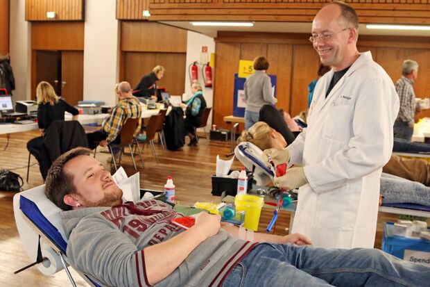 Blutspende des Deutschen Roten Kreuzes (DRK) im Bürgerhaus in Wickede ARCHIVFOTO: ANDREAS DUNKER