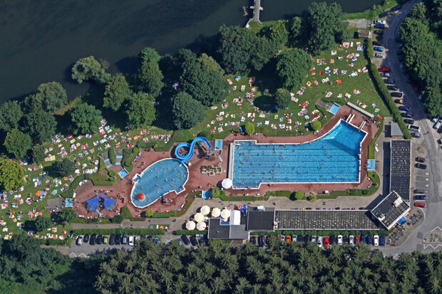 Freibad der Gemeinde Wickede (Ruhr) LUFTAUFNAHME: ANDREAS DUNKER / WWW.NRW-IMAGE.DE