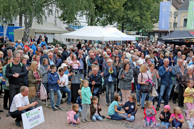 Die Zuschauer bei der Präsentation von Gruppen und Vereinen FOTO: ANDREAS DUNKER
