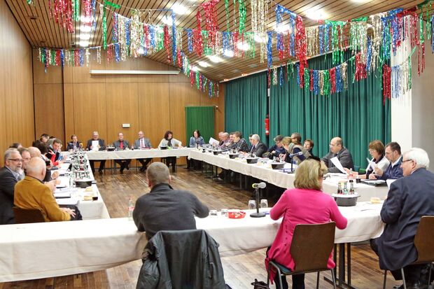 Närrische Ratssitzung zu Weiberfastnacht FOTO: ANDREAS DUNKER