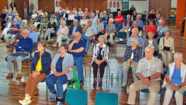 Zirka 130 Zuhörer nahmen an dem Benefizkonzert zugunsten der Hochwasser-Opfer teil und spendeten insgesamt rund 3.100 Euro. FOTO: ANDREAS DUNKER