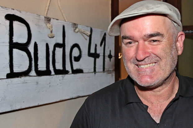 Gastronom Andreas Kudras vor seinem neuen Café "Bude 41" FOTO: ANDREAS DUNKER