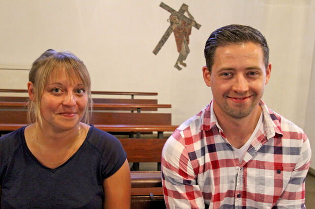 Die Klassenlehrer Ina Kleibaum (1a) und Raphael Gregorz (1b) FOTO: ANDREAS DUNKER