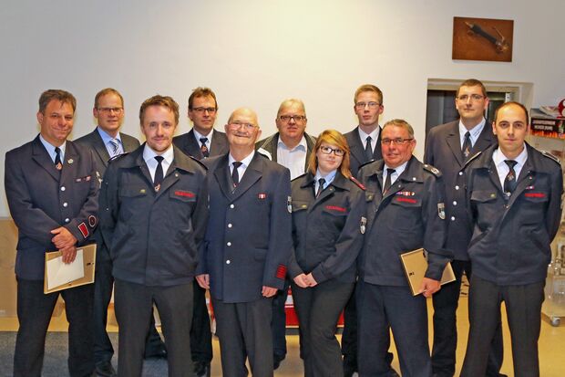 Die geehrten für langjährige und verdiente Mitgliedschaft FOTO: ANDREAS DUNKER