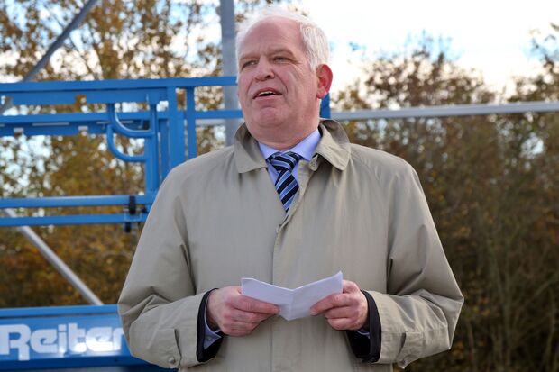 FAM-Geschäftsführer Franz-Josef Barkhaus bei seiner Rede im Rahmen des Richtfestes FOTO: ANDREAS DUNKER